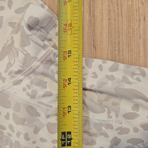 Lululemon Align Leopard Tee, Size 6 - Picture 4 of 4